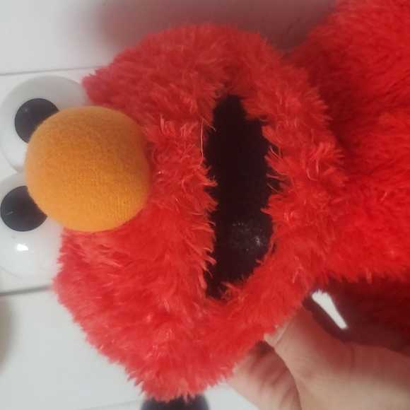 Elmo backpack stuffie - Picture 3 of 3